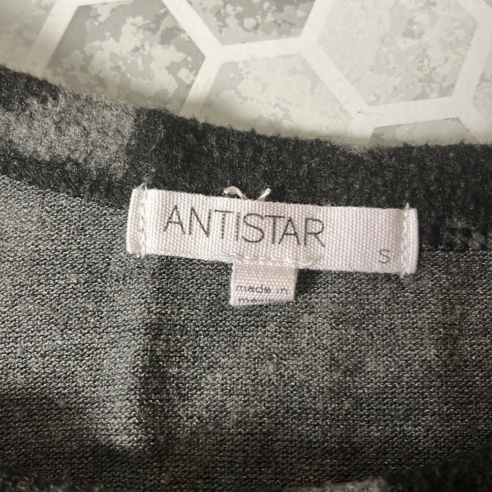 AntiStar Small Black Leopard Print Long Sleeve Cropped Sweater - Picture 5 of 5